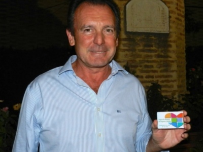 Costaleros del palio de la virgen de la Paz para su coronación, con los Donantes de Organos