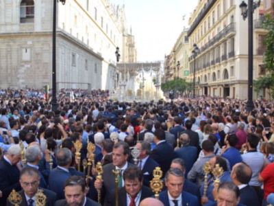 Procesión de vuelta de la Virgen de la Paz despues de su Coronación.