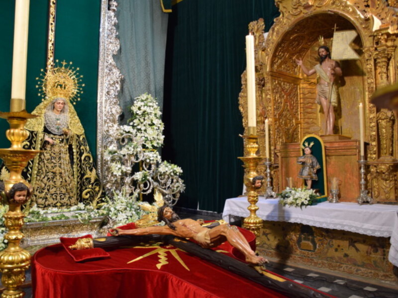 Alcalá del Río  celebra el XLV Aniversario de la coronación de la Virgen de las Angustias con un Besamanos y Besapies de los titulares de la Vera-cruz