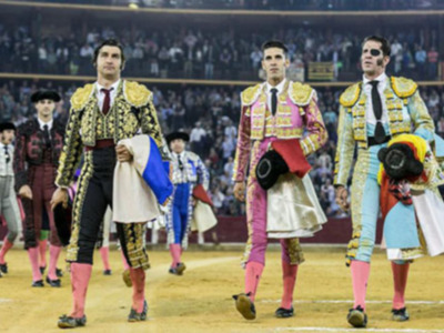 Padilla, Morante y Talavante protagonizan una gran tarde de toros en Zaragoza