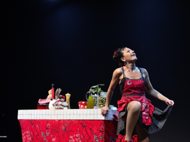 La artista flamenca Carmen Mesa estrena en Córdoba su monólogo gastronómico de baile y cante en la sala off del Teatro Góngora