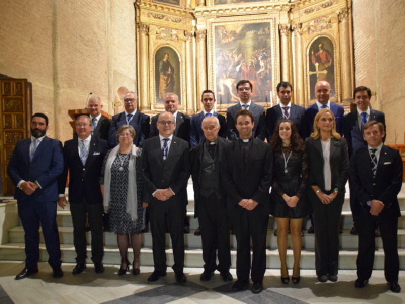 La cofradía sevillana de San Esteban renueva con la toma de posesión de su junta de gobierno.