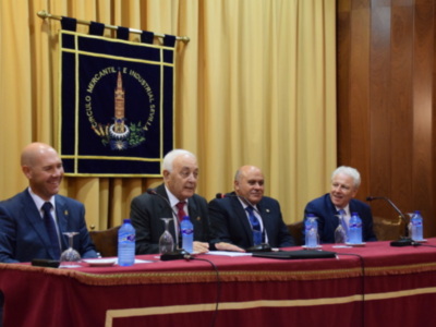 Conferencia en el Círculo Mercantil : Aspecto histórico de la Hermandad de la Soledad del Alcalá del Río.