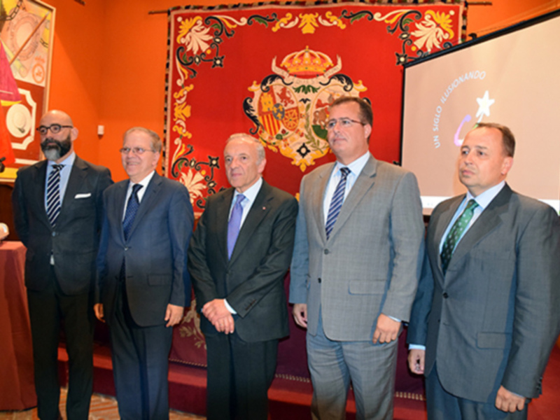 Una veintena de carrozas con nuevo diseño para el centenario de la Cabalgata  de Reyes Magos del Ateneo Sevillano.