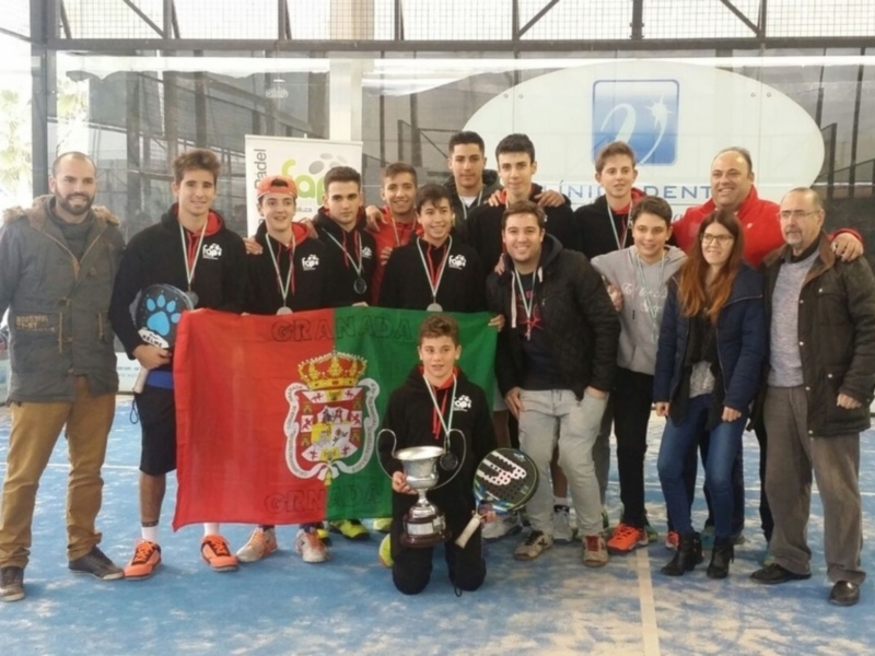 El Cto. de Andalucía de selecciones provinciales de Menores de pádel, para Granada y Málaga
