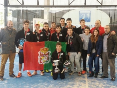 El Cto. de Andalucía de selecciones provinciales de Menores de pádel, para Granada y Málaga