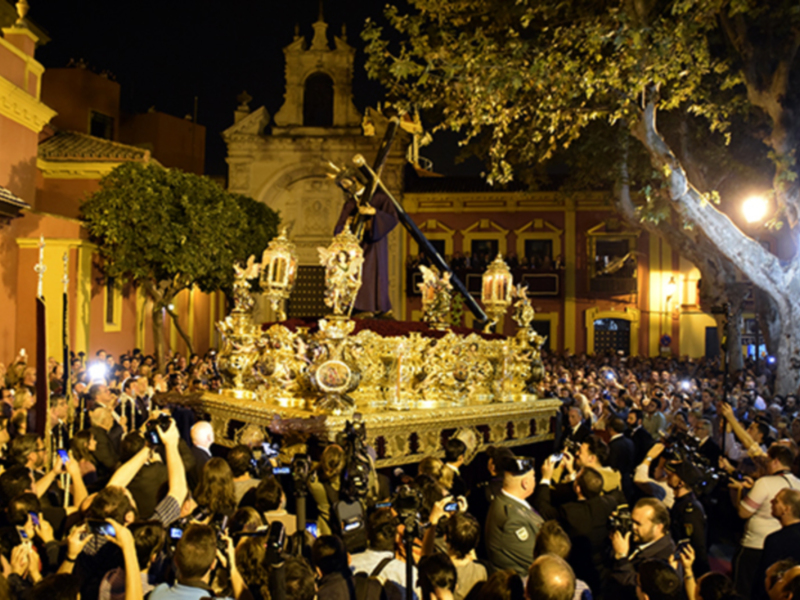 Un momento para el recuerdo con la Imagen de Nuestro Padre Jesús del Gran Poder