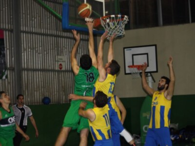 El líder se exhibe en el derbi de Primera Nacional masculina de baloncesto