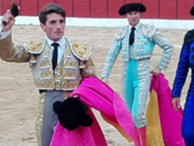 Alfonso Cadaval sale a hombros en El Burgo de Osma