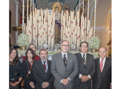 Entrega del Baston de Mando del Colegio de Abogados   a la Virgen de la Concepción de la Hermandad del Silencio