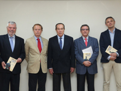 Presentado el libro ‘Pepe Luis Vázquez, Torero de culto’ escrito por Carlos Crivell y Antonio Lorca