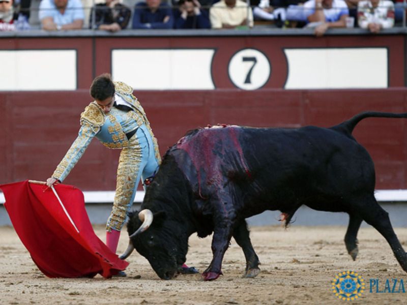 Fernando Flores malogra con la espada su presentación en Las Ventas