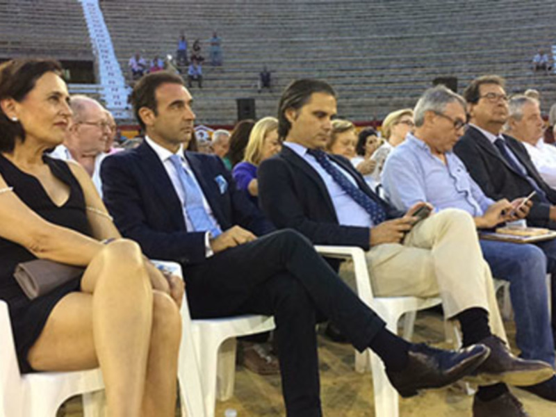 Enrique Ponce recuerda a los toreros alicantinos en el pregón que inaugura la Feria de Hogueras