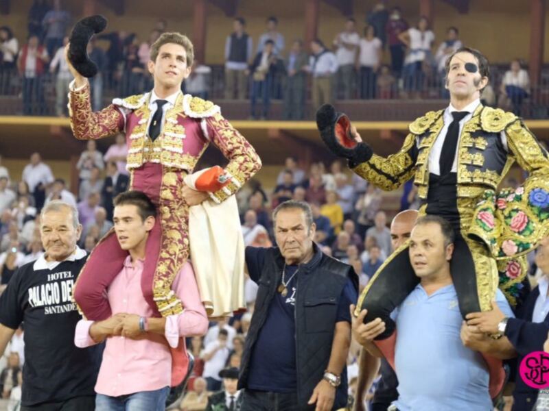 Puerta Grande para Ginés Marín y Juan José Padilla