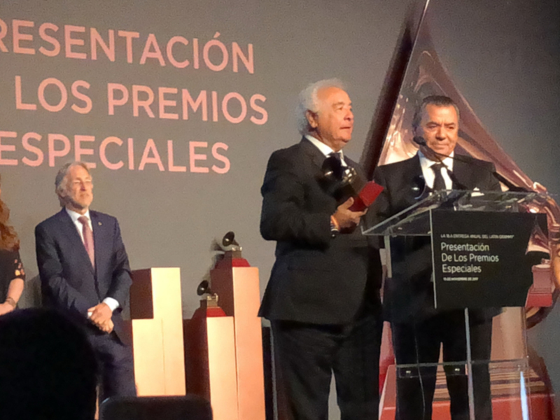 Los del Río enamoran en los Grammy Latino en Las Vegas durante los premios a la Excelencia