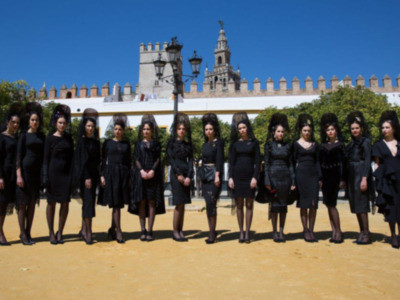 La Asociación de Diseñadores Empresarios de Moda y Artesanía Flamenca (QLAMENCO) ha presentado “Sí mantilla”