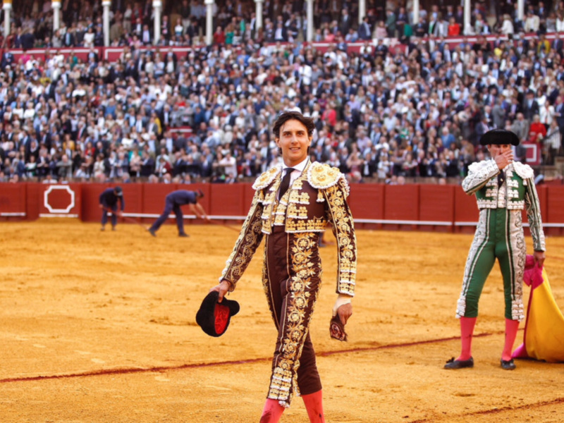Roca Rey corta una oreja y Ferrera da una vuelta al ruedo