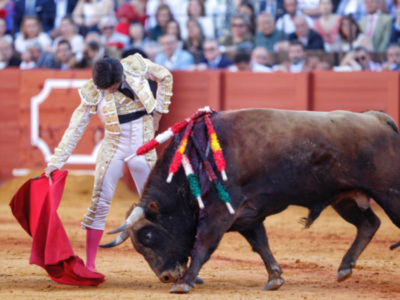 Garrido corta una oreja y da una vuelta al ruedo