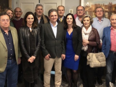 El Club Amigos del Baloncesto homenajea a Francisco Gallardo por su novela "Áspera seda de la muerte"