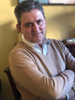 Jesús Vigorra entrevista este jueves en Canal Sur TV al escritor Francisco Gallardo con su novela "Áspera seda de la muerte"