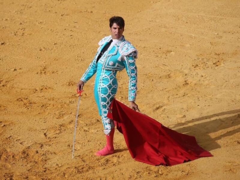 Eva González con su hermana María va a ver la reaparición de Cayetano