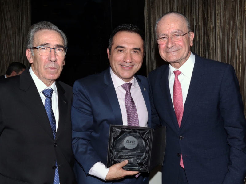 El pintor Antonio Montiel galardonado por Autismo Málaga