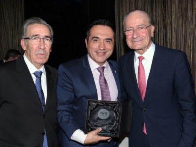 El pintor Antonio Montiel galardonado por Autismo Málaga