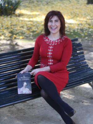 Soledad Galán se encuentra con sus lectores el Jueves 13 a las 19.00 en la Librería Verbo de la Calle Sierpes,para hablar de "El Diablo en el cuerpo"