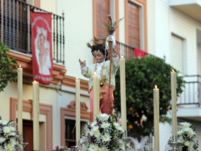 El Niño Jesús procesiona este jueves  por las calles de La Puebla del Río