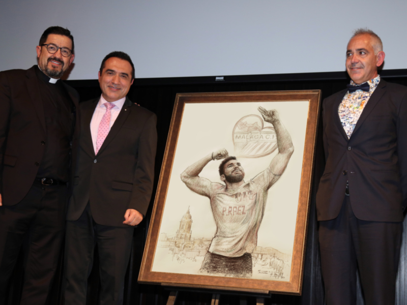 El pintor Antonio Montiel homenajea a Pablo Ráez para los premios “SiempreFuerte” de la Fundación Málaga C.F.