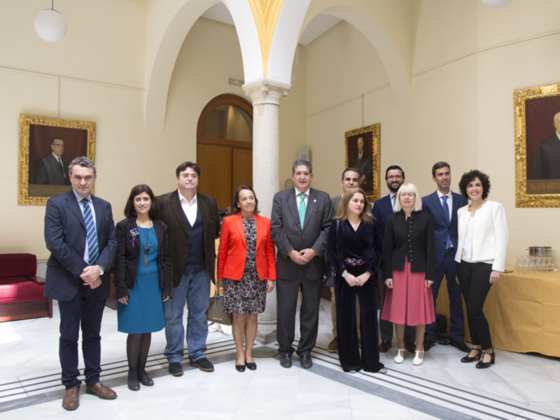 El Colegio de Abogados de Sevilla entrega Reconocimientos a 10 periodistas de tribunales.-