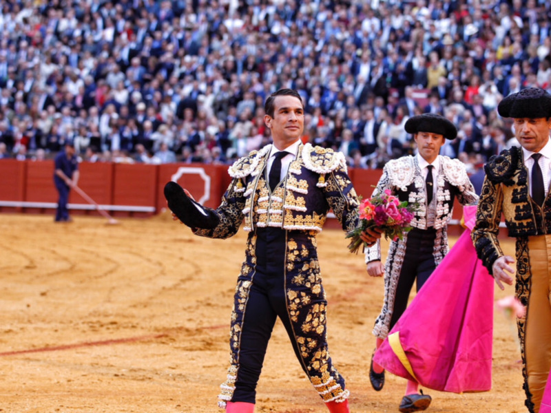 Manzanares corta una oreja en la apertura de temporada
