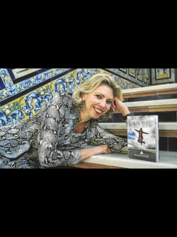 Marina bernal firmará libros de anonimos infinitos en Feria del Libro de Jerez 2019