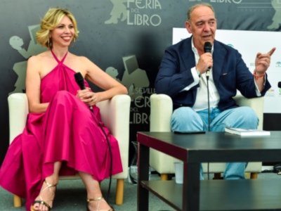 Anónimos infinitos de Marina Bernal  uno de los libros más vendidos en la Feria del Libro de Sevilla alcanza su cuarta edición