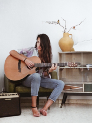 Claudia Aguilar el próximo viernes 27 de septiembre en La Sala , Plaza del Pumarejo, de Sevilla a las 21.30