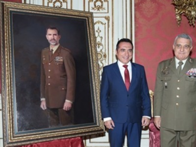 Presentación del retrato de Felipe VI por el pintor Antonio Montiel para el Ejército de Tierra