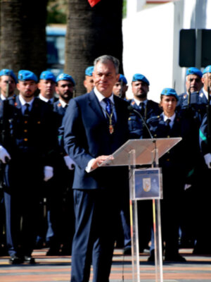 Primera jura de Bandera civil en la localidad sevillana de Tomares.