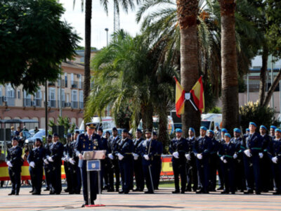 El Pueblo de Tomares se rinde a la Bandera de España.
