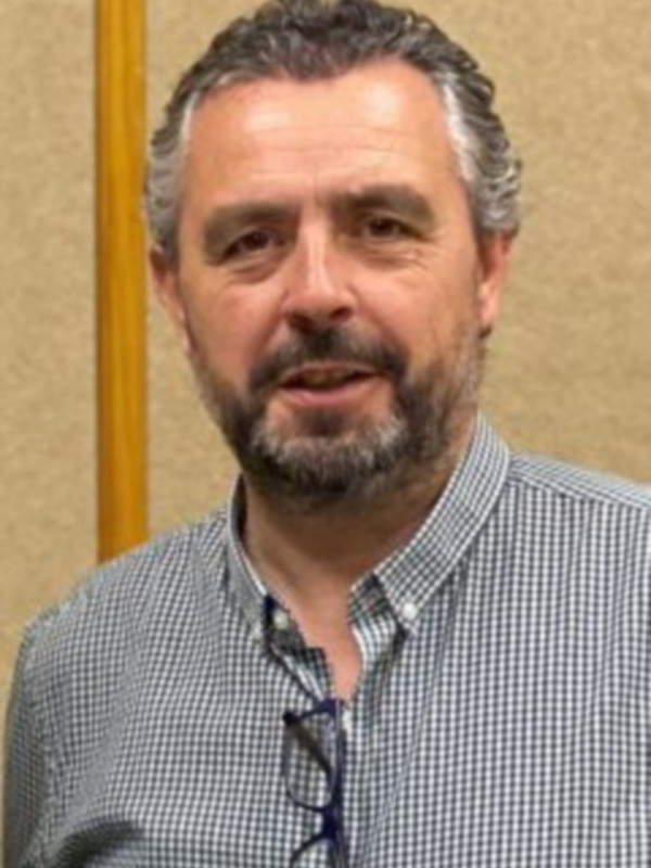 Paco Garcia de la Cadena Ser : ‘Cómo llora Sevilla” es la  mejor guía para el neófito cofrade