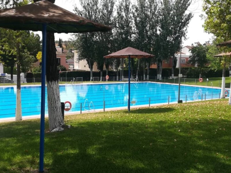 Prosigue la temporada de verano en las piscinas municipales de Dos Hermanasº