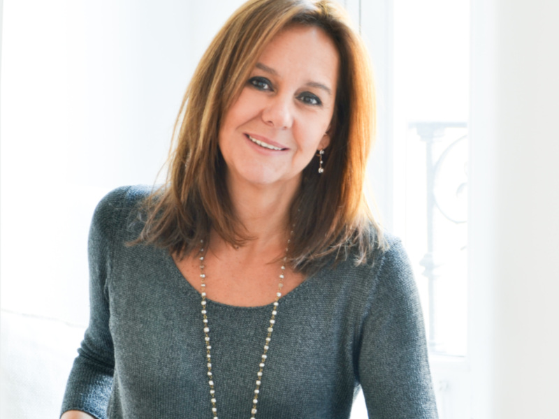 El próximo 14 de abril Editorial Planeta publicará SIRA la segunda parte del "Tiempo entre costuras" de María Dueñas.