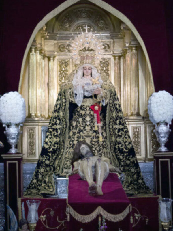 Un Viernes Santo con Desenclavo en la Hermandad de la Soledad de Alcalá del Río