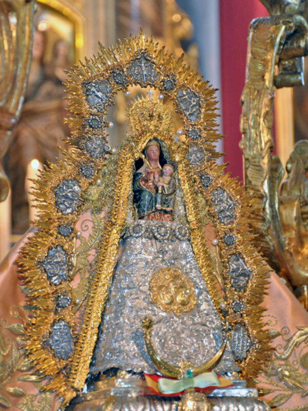 Al conocerse la noticia de Villaverde, las campanas de la iglesia parroquial repicaron en señal de júbilo