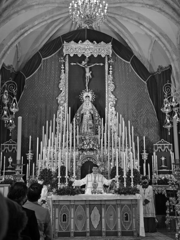 Cultos para el mes de mayo en la Antigua Hermandad de la Vera-cruz de Alcalá del Río.