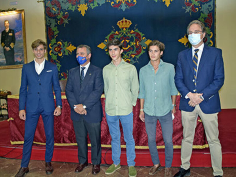 El presidente del Real Círculo de Labradores, Benito Mateos-Nevado, fue el encargado de introducir el acto de “Los toros en el Círculo”