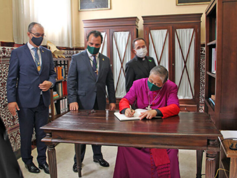 Solemne misa estacional por el Nuncio Apostólico de su Santidad en la Hermandad de la Antigua Vera-cruz de Alcalá del Río