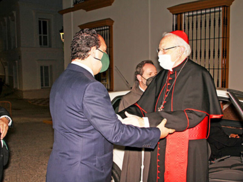Nos encomendamos a Cristo, en la Vera-Cruz, por la mediación de su Bendita Madre de las Angustias Coronada de Alcalá del Río