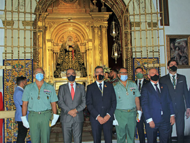 La Legión rindió honores la semana pasada a los titulares de la Hermandad de la Soledad.