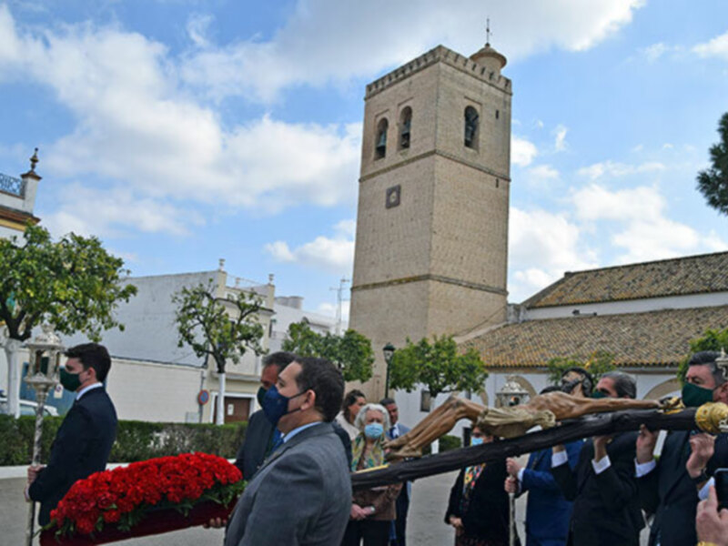 Alcalá del Río vivió una histórica jornada en torno al regreso de los titulares de Vera-cruz de Alcalá del Río