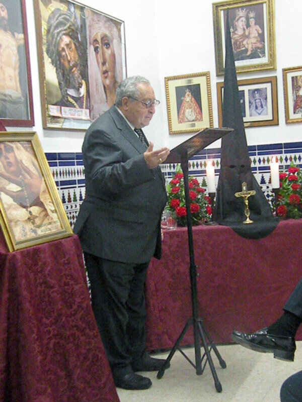 La Semana Santa de Sevilla pronunciada por Gabriel Solís Carvajal en la casa de Melilla en Sevilla.